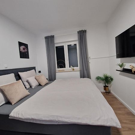 Deluxe Apartment Mila Nin Buitenkant foto